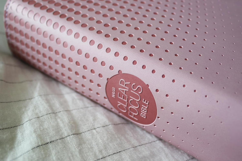 NASB Clear Focus Bible (Pink Leathersoft)